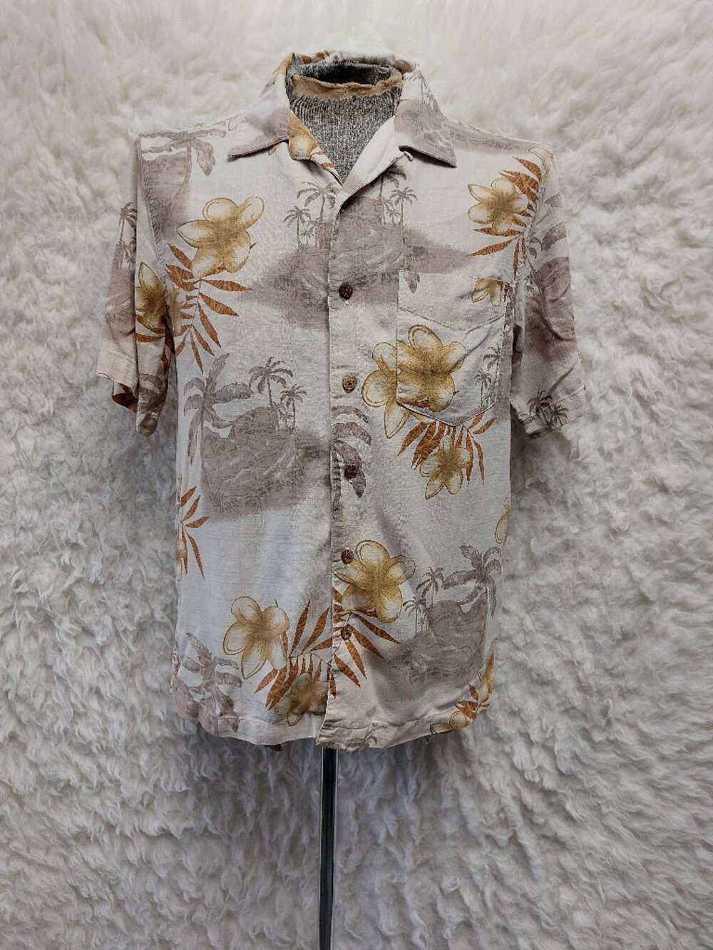 Solitude Mans 100% Silk Buttons Down Hawaii Shirt Size S